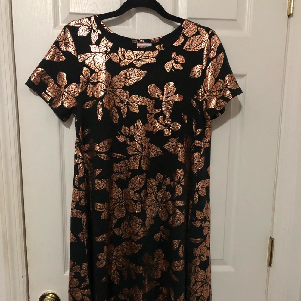 Lularoe Elegant Carly (Gold Leaves)